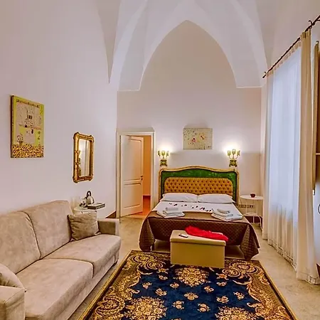 Dimora San Leucio Bed & Breakfast 4*