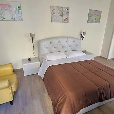 לינה וארוחת בוקר Dimora San Leucio