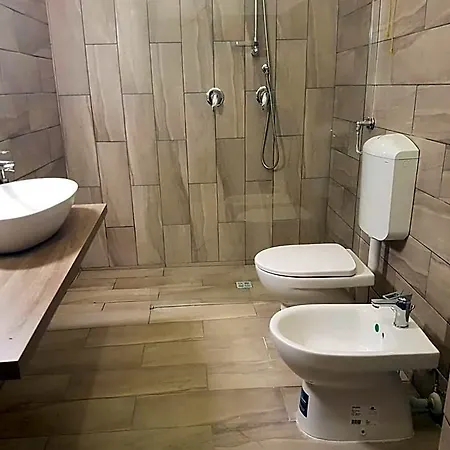 לינה וארוחת בוקר Dimora San Leucio 4*