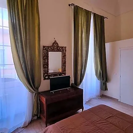 Alojamento de Acomodação e Pequeno-almoço Dimora San Leucio 4*