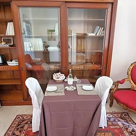 לינה וארוחת בוקר Dimora San Leucio לצ'ה