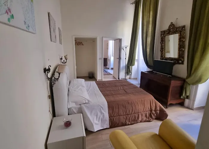 Dimora San Leucio 3* לצ'ה